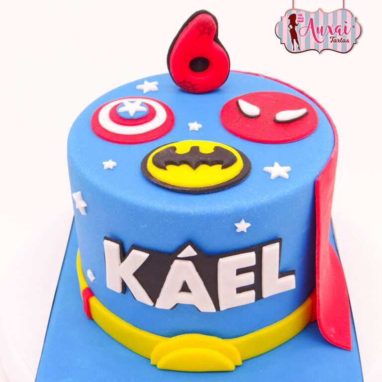 Tarta de Cumpleaños Infantil Superhéroes en Fondant
