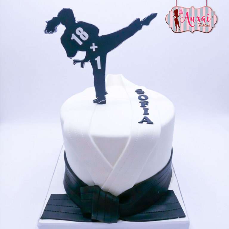 Tarta de Diseño Karateka Elegante
