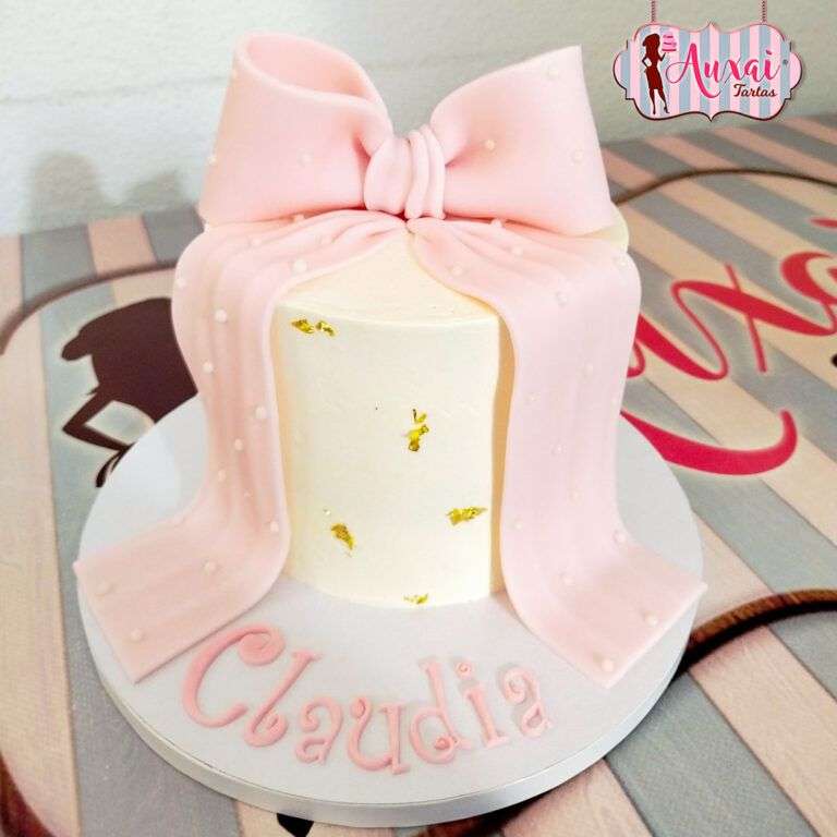 Tarta cumpleaños lazo rosa - sin fondant