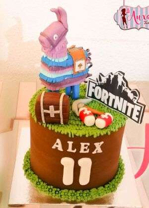 Tarta llama Fortnite - sin fondant