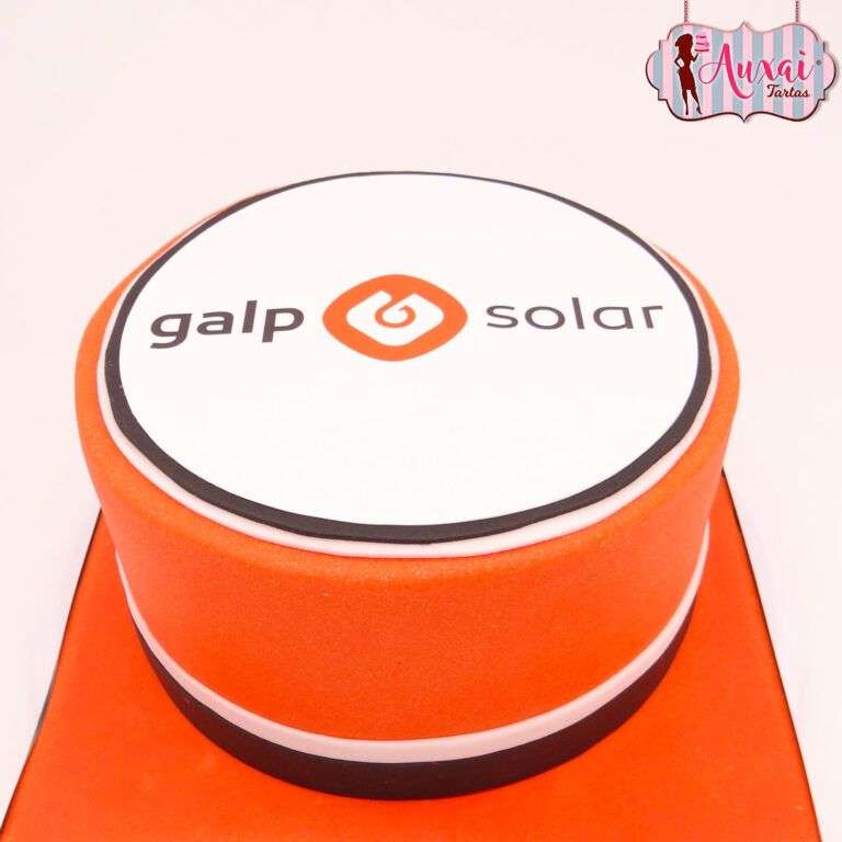 Tarta logo de empresa en papel de azúcar