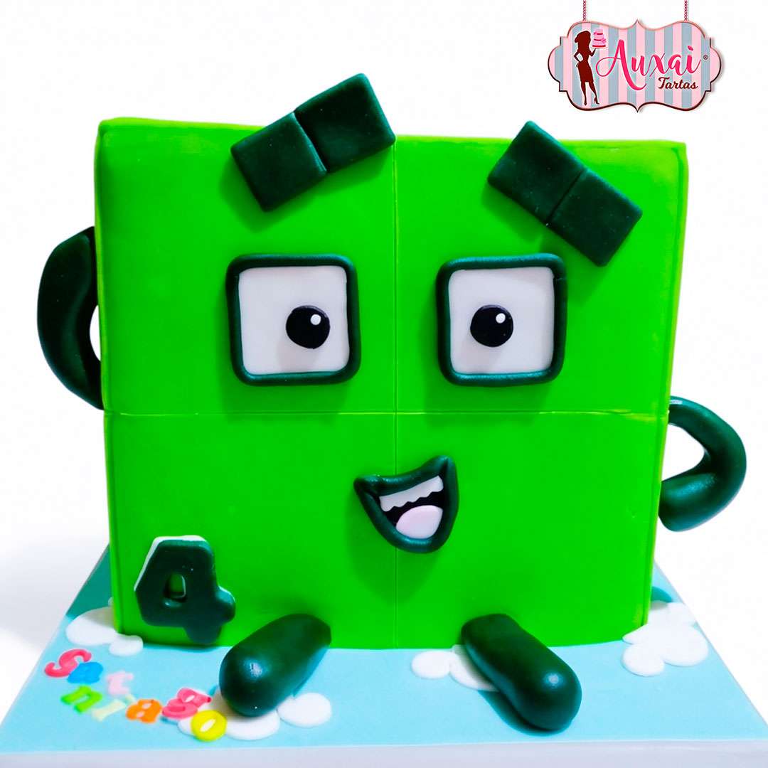 Tarta Numberblocks 3D Madrid con forma de personaje número cuatro de color verde en fondant.