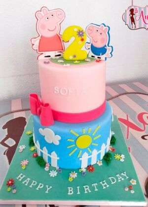 Tarta Peppa Pig con flores