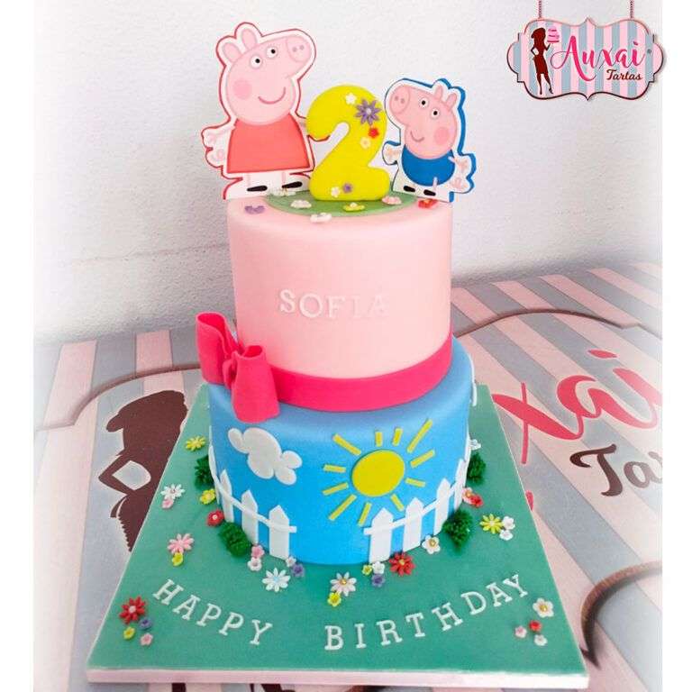 Tarta Peppa Pig con flores