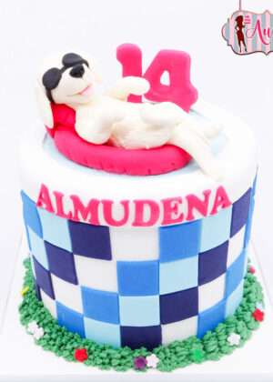 Tarta perro Golden Retriever en piscina