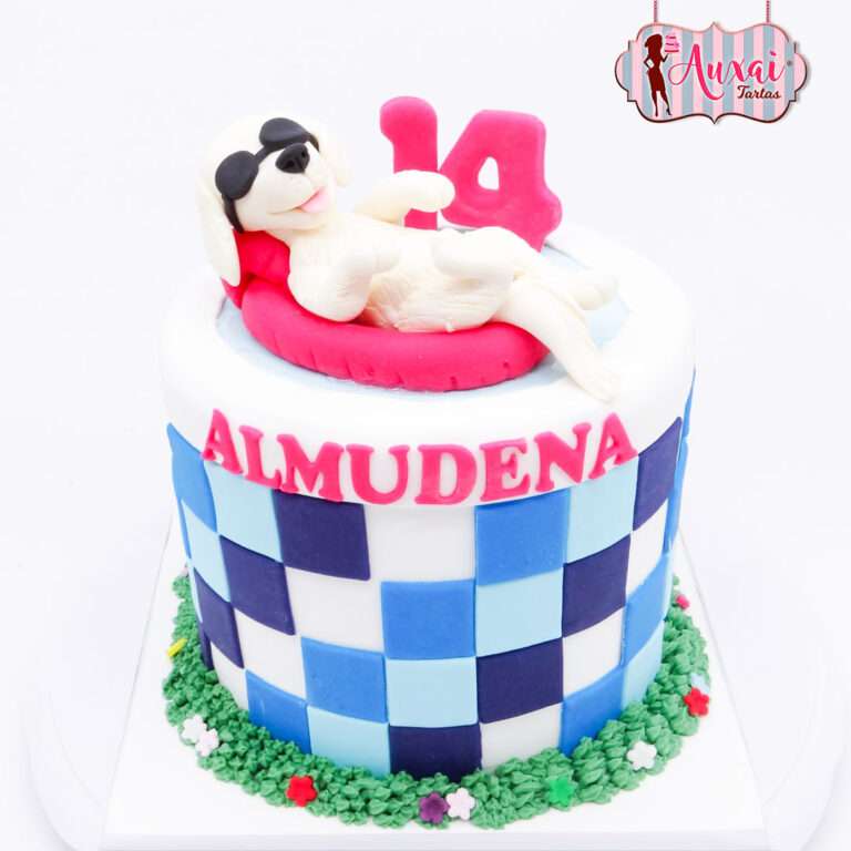 Tarta Infantil Golden Retriever en la Piscina