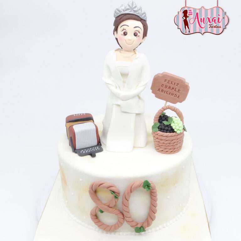Tarta 80 años reina de la vendimia