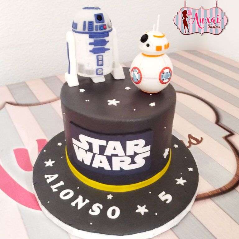 Tarta Infantil Star Wars Droides de Diseño