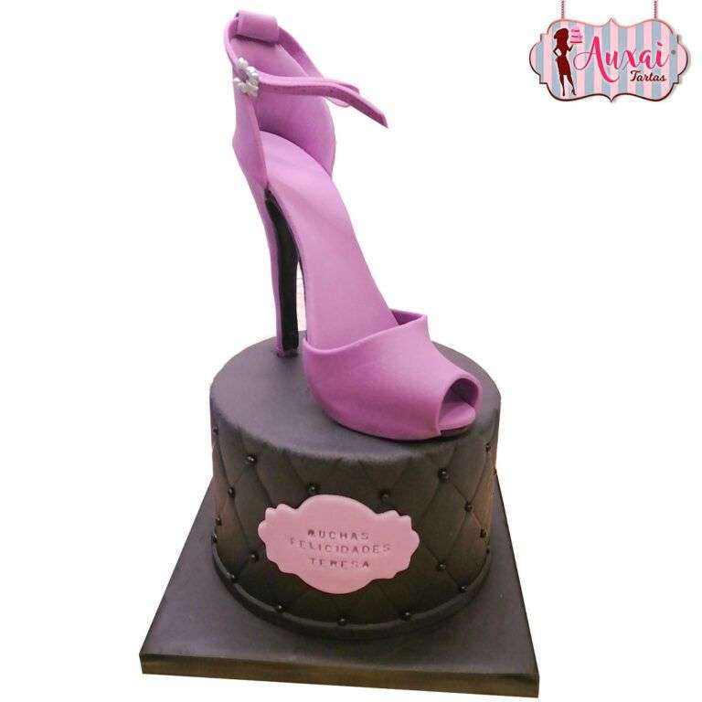 Tarta tacón lila