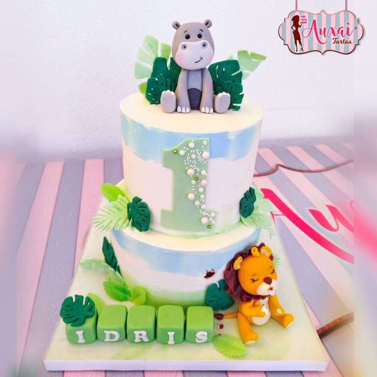 Tarta de 1 año con animales de la selva sin fondant